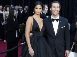 El actor Matthew McConaughey y su esposa, la modelo Camila Alves tiene más de cinco años de relación sentimental. ARCHIVO  /