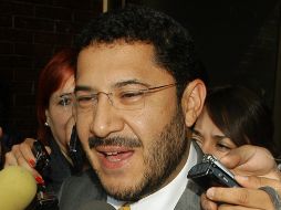 Batres explicó que Morena no interpondrá los amparos, sino que sólo apoyará a trabajadores. ARCHIVO  /