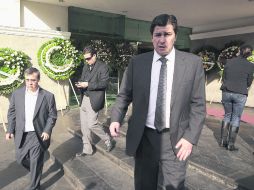 Tena acudió a darle el pésame a la familia de Chava, en particular a Salvador Reyes Jr., su auxiliar durante los recientes Olímpicos.  /