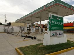 En Zapopan, el alcalde Héctor Robles clausuró una gasolinera por presuntas irregularidades y violaciones al reglamento municipal.  /