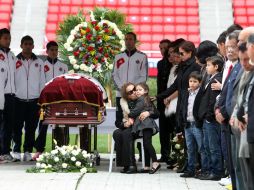 Familiares, amigos y aficionados acudieron al Estadio Omnilife para dar el último adiós a ''Don Chava''.  /