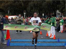 Empleó 30:57 minutos en el recorrido de diez kilómetros. NTX  /