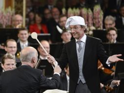 Con ''La Toque Blanche'' y un cucharón, Welser-Möst entrega un manjar musical a los privilegiados asistentes. EFE  /