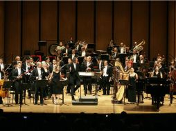 La Orquesta Filarmónica de Jalisco impregnó en el Degollado un dejo musical suave y alegre. ARCHIVO  /