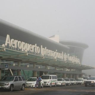 La niebla matutina afecta 26 vuelos en Guadalajara