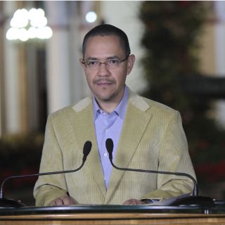 Chávez sufre insuficiencia respiratoria, dice ministro