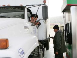 El incremento busca balancear y atenuar el impacto de los mayores precios internacionales. ARCHIVO /