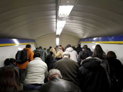 La reducción de trenes en el servicio afectó a los usuarios del transporte. EL INFORMADOR /