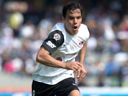 Omar Bravo anota su primer gol de manera oficial como rojinegro. MEXSPORT /