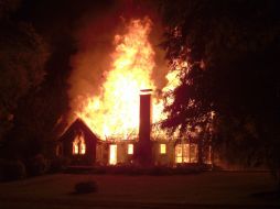 Hace dos días, grupos radicales de indígenas incendiaron una hacienda donde fallecieron dos personas. EFE /