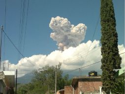 El Volcán de Fuego de Colima registra una impresionante exhalación. SUN /