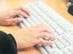 Existen unidades especializadas en el borrado de datos que borran y trituran discos duros, celulares o cintas. ESPECIAL /