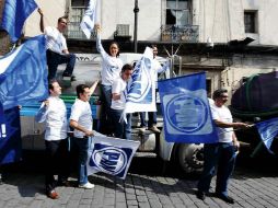 Simpatizantes promueven el PAN con banderas SUN /