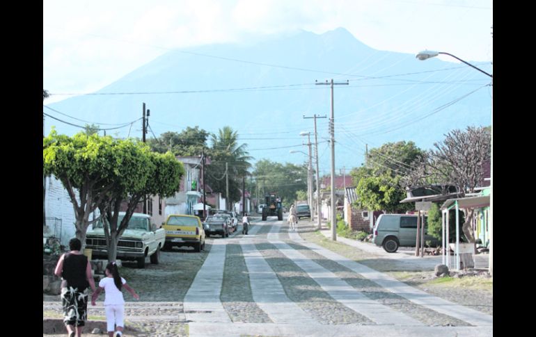 El Volcán de Fuego tuvo actividad el domingo, pero las consecuencias no pasaron del desalojo de los paseantes del Nevado. EL INFORMADOR /