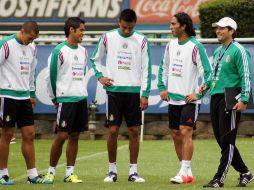 Tena se hará cargo de la Copa de Oro, mientras que ''Chepo'' (i) estará con el grupo en Brasil. MEXSPORT /
