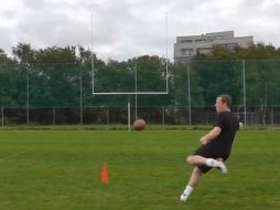 Rugland grabó el video junto a sus amigos en distintos escenarios. ESPECIAL /