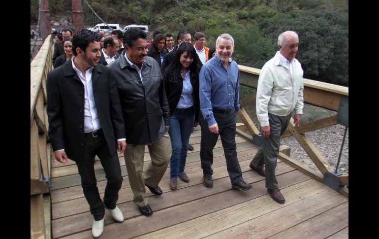 El evento de presentación del nuevo puente corrió a cargo del gobernador del Estado de Jalisco.  /