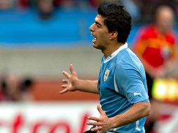 Luis Suárez marcó el gol del triunfo de su equipo en la Copa de Inglaterra ayudado con la mano. MEXSPORT /