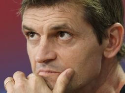 ''Tito'' Vilanova se sometió a una cirugía el 20 de diciembre por un tumor en la glándula salivar. ARCHIVO /