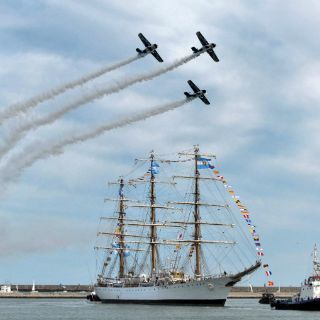 Fragata ''Libertad'' llega a Mar del Plata
