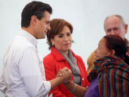 Por instrucciones del Presidente Peña, Rosario Robles (c) dio posesión a Nuvia Mayorga como directora General de la CDI. NTX /