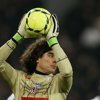 Ochoa deja en cero al PSG