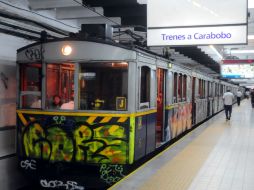 Los vagones en funcionamiento más antiguos del mundo, fabricados en Bélgica hace cien años, se despiden del subsuelo de Buenos Aires. EFE /