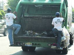 Algunos municipios señalan que la empresa contratada para recoger los residuos no respeta la separación de basura. EL INFORMADOR /