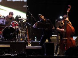 El grupo uruguayo Bajofondo se presentó como parte de las actividades del festival. REUTERS /