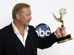 La serie fue dirigida por Kevin Reynolds y protagonizada por Kevin Costner, quien ha recibido galardones por su actuación en esta. ARCHIVO /