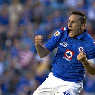 'Chaco' da la victoria al Cruz Azul