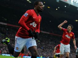 Patrick Evra fue autor del segundo gol y dio el pase en el primer tanto del equipo. AFP /