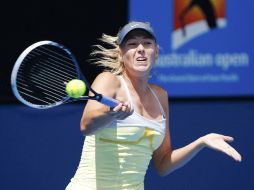 María Sharapova no tuvo problemas para avanzar la primera ronda del torneo en Australia. REUTERS /