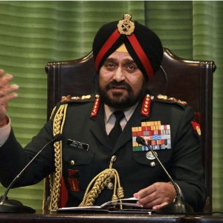 Militar de India amenaza a Paquistán