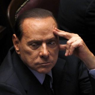 Berlusconi no hará mítines callejeros por motivos de seguridad