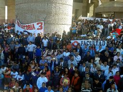 Integrantes de la Coordinadora Nacional de Trabajadores de la Educación realizan este lunes una jornada de protestas. SUN /