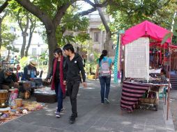 Quienes comparten la banqueta tienen derechos respectivos para cuyo respeto se deben buscar acuerdos.  /
