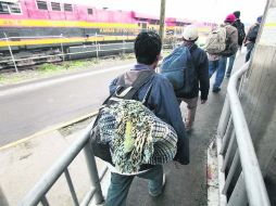 El Instituto Nacional de Migración detiene anualmente, según cifras oficiales, un promedio de 250 mil centroamericanos. SUN /