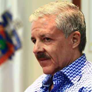 Director de Hospitales Civiles oficializa candidatura para rectoría