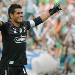 Oswaldo Sánchez cumplirá 650 partidos en Primera División