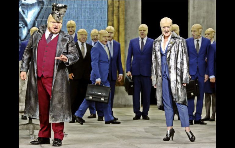 La obra, según su director, supone una advertencia a la sociedad y a sus dirigentes. EFE /