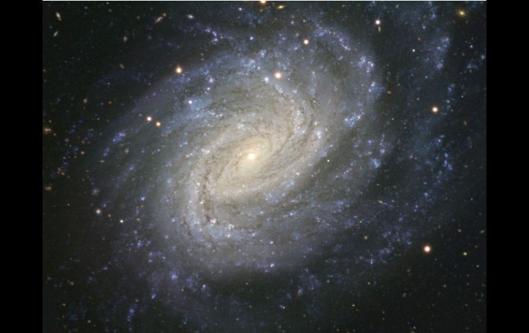 La masa de la Vía Láctea oscila entre 500 mil millones a un billón de masas solares. ARCHIVO /