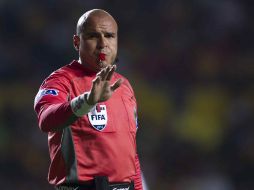 Francisco Chacón es de lso 10 árbitros con gafete de FIFA en el futbol mexicano. MEXSPORT /