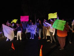Las filas de automóviles provocadas por la manifestación llegan a extenderse hasta el aeropuerto. EL INFORMADOR /