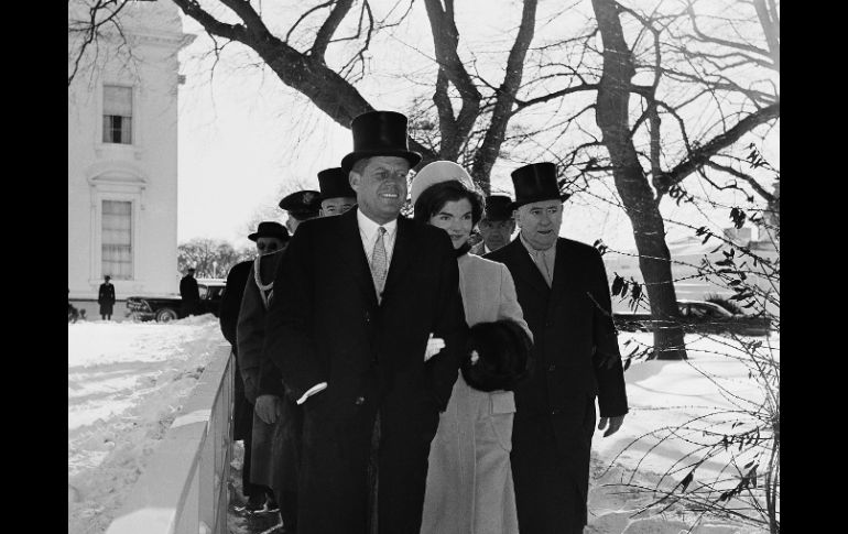 Imagen de archivo de John F. Kennedy, quien enfrentó un frío día en su ceremonia de juramentación. AP /
