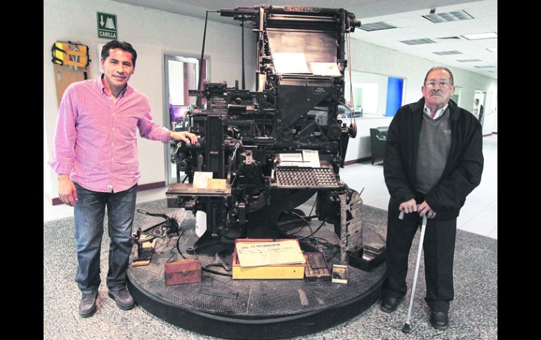 Benjamín Galindo visitó ayer las instalaciones de EL INFORMADOR, donde su padre, Don Luciano, laboró durante 45 años. EL INFORMADOR /