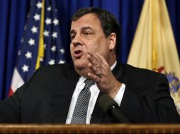 Chris Christie, gobernador del estado, indica que se deben examinar problemas de la salud mental y adicción. AP /