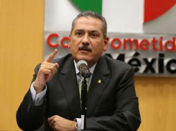 Beltrones dijo que la iniciativa de responsabilidad hacendaria garantizará el uso responsable del crédito por las autoridades. ARCHIVO /