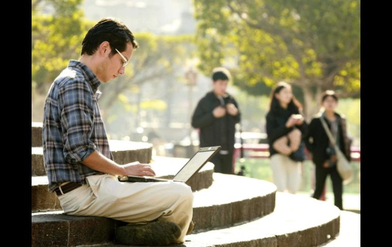 Estudios revelan que los usuarios aún son reticentes a usar la nube debido a los riesgos percibidos de su puesta en marcha. ARCHIVO /