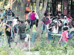 Además de áreas verdes, las instalaciones del ITESO cuentan con campos de futbol, volibol, basquetbol, domo y un gimnasio. EL INFORMADOR /